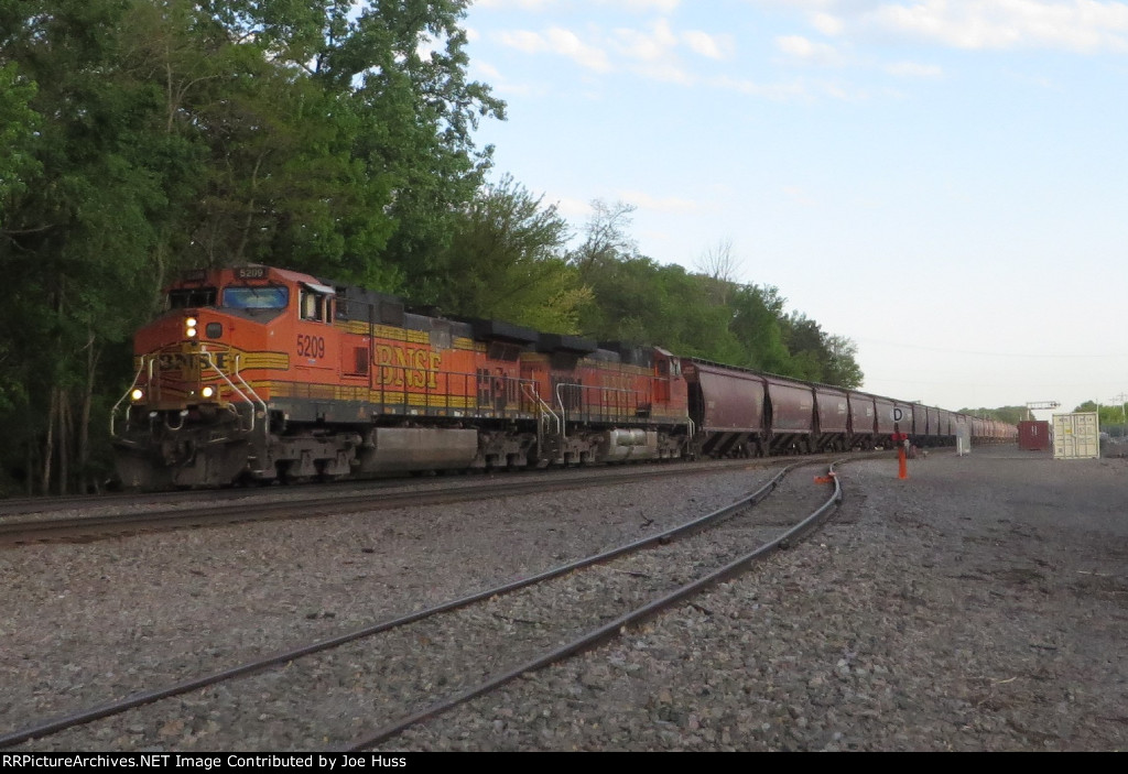 BNSF 5209 East